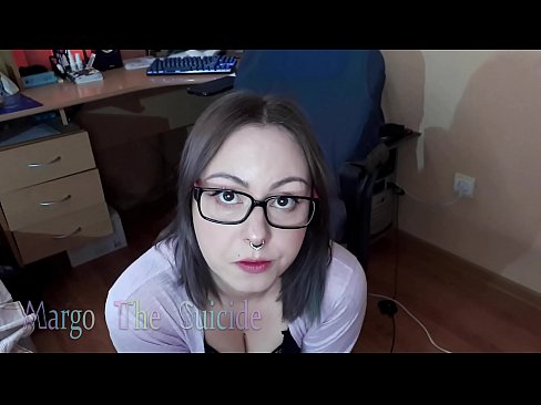❤️ Fata sexy cu ochelari suge adânc Dildo în fața camerei de filmat ❤️ at us ☑